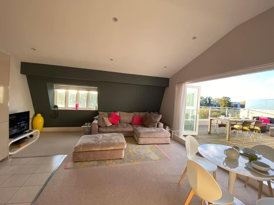 Reed Warbler - Hm111 - Lower Mill Estate Penthouse Apartment With Spa Access Somerford Keynes Luaran gambar
