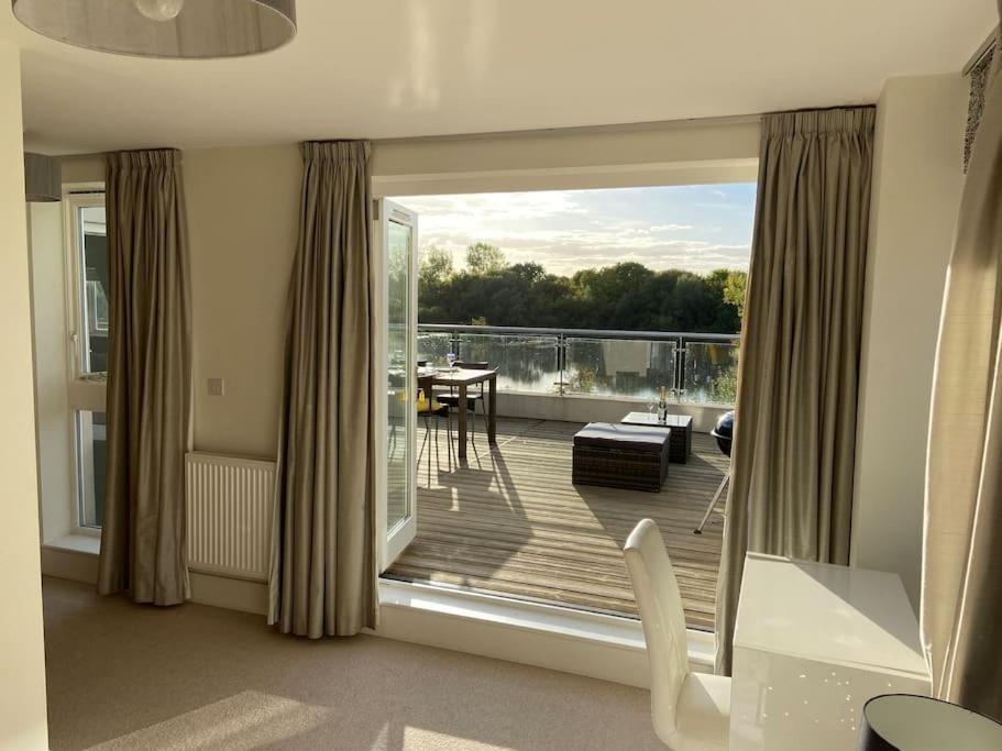 Reed Warbler - Hm111 - Lower Mill Estate Penthouse Apartment With Spa Access Somerford Keynes Luaran gambar