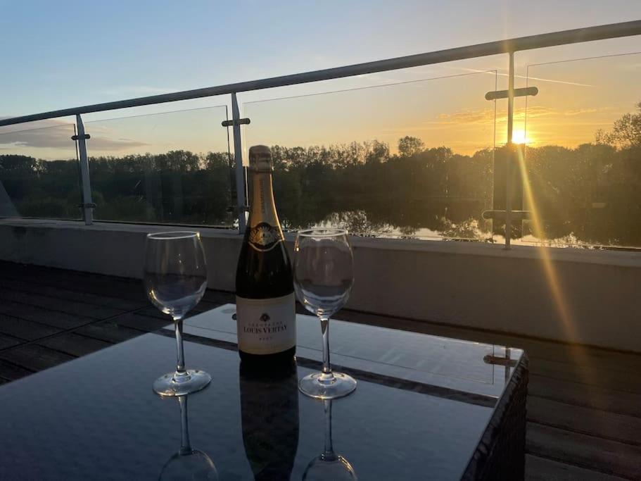 Reed Warbler - Hm111 - Lower Mill Estate Penthouse Apartment With Spa Access Somerford Keynes Luaran gambar