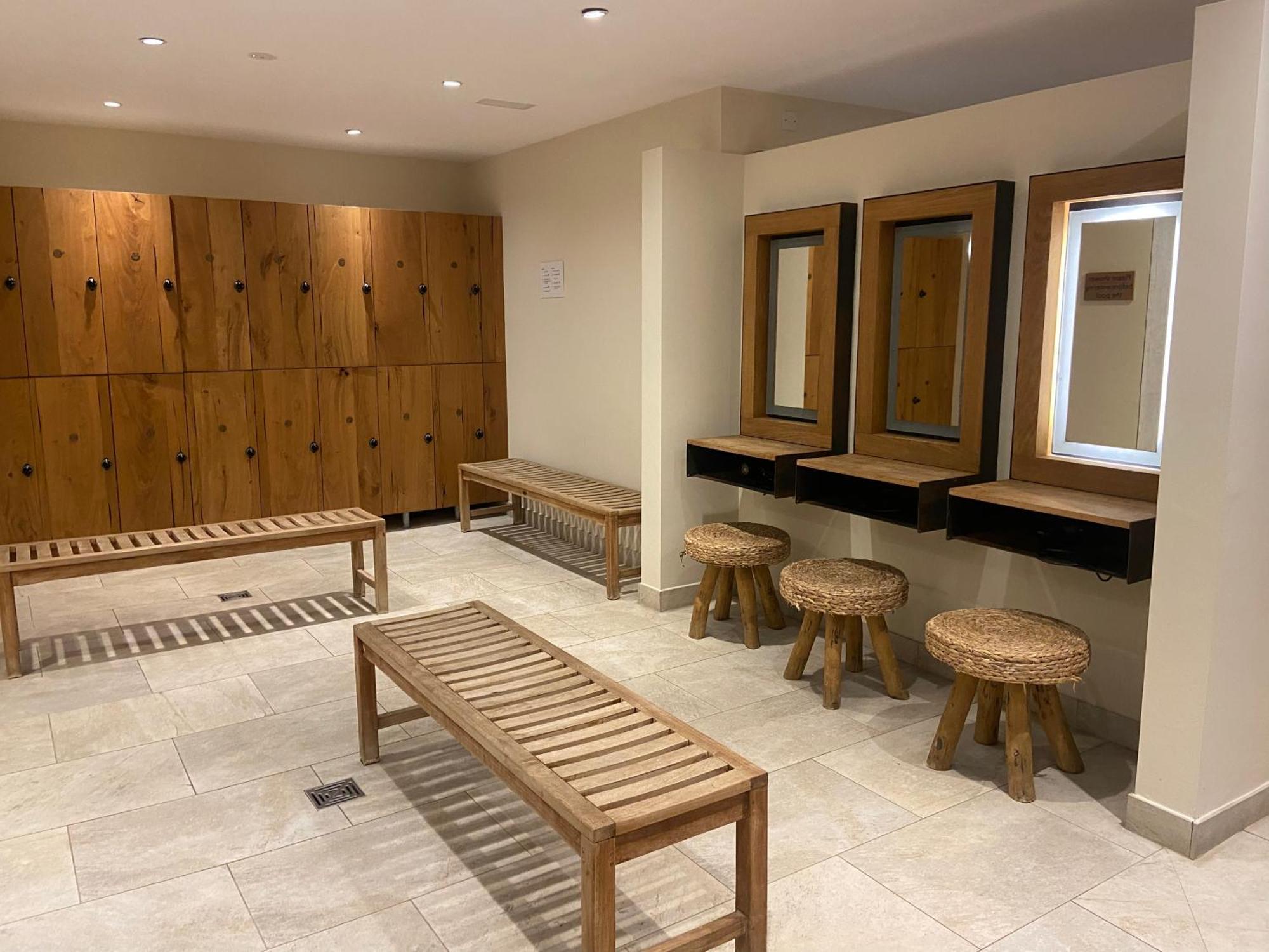 Reed Warbler - Hm111 - Lower Mill Estate Penthouse Apartment With Spa Access Somerford Keynes Luaran gambar
