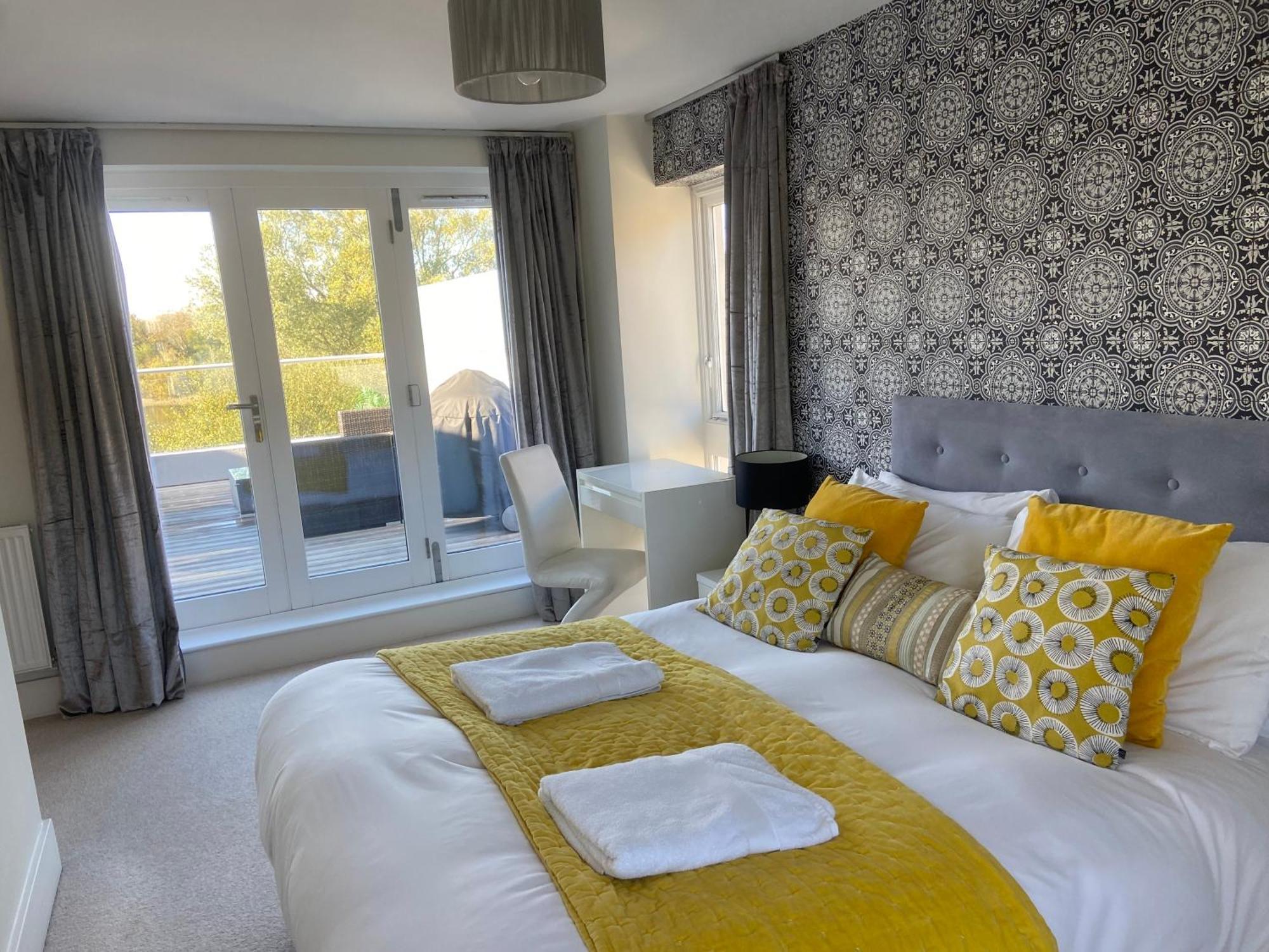 Reed Warbler - Hm111 - Lower Mill Estate Penthouse Apartment With Spa Access Somerford Keynes Luaran gambar